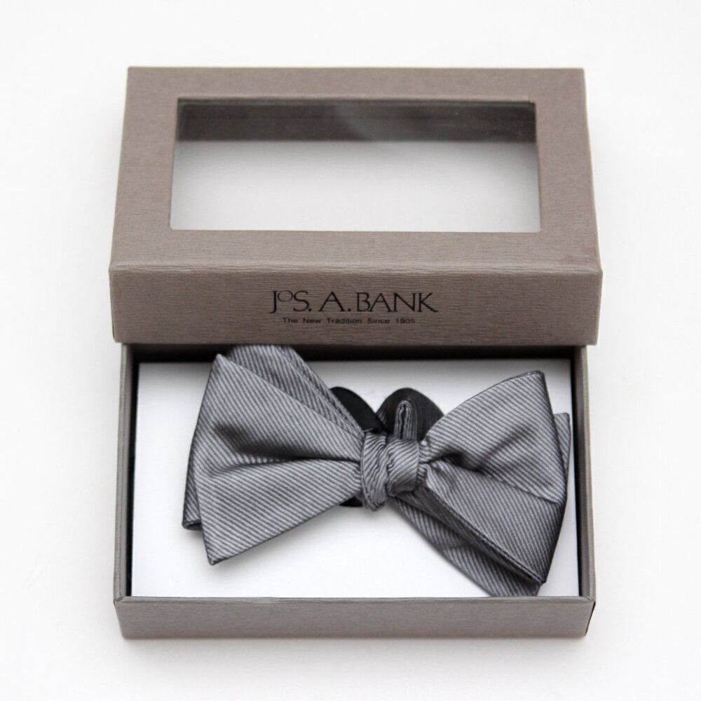 Jos A Bank‎ Pre-Tied Bow Tie NWT grey 100%silk